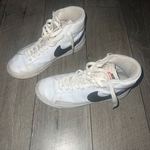Nike blazers 6Y